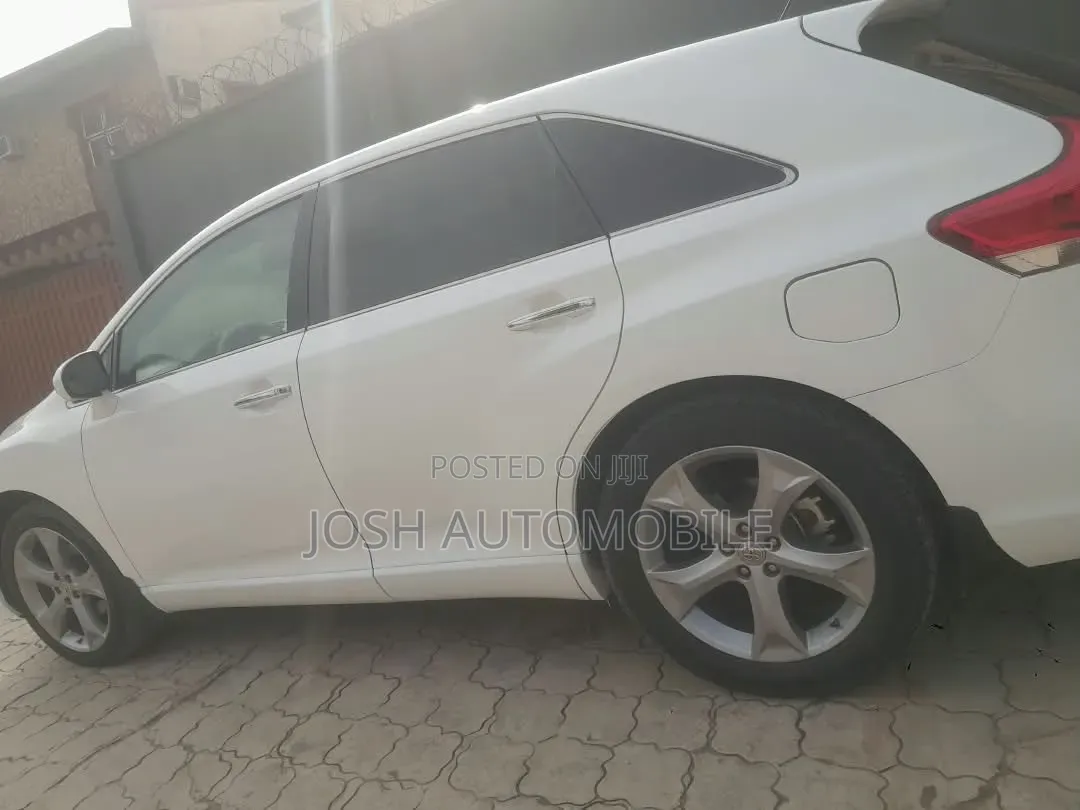 Toyota Venza 2010 White