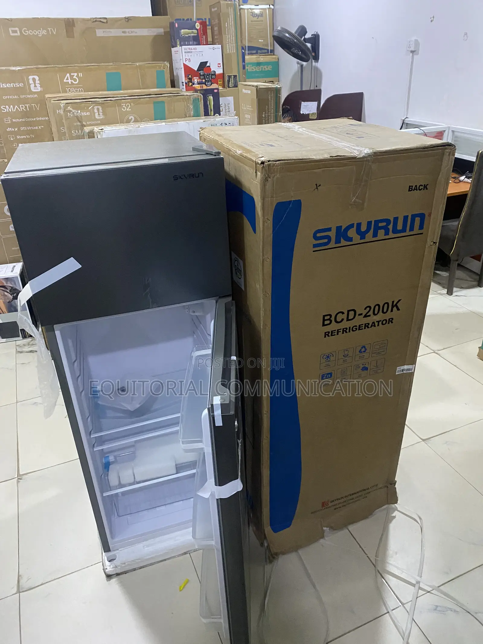 Skyrun BCD-200K 200L Refrigerator With Upper Freezer