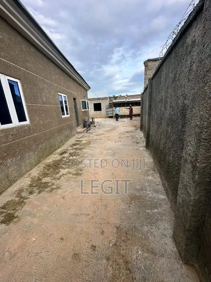 3bdrm Bungalow in Minna for sale