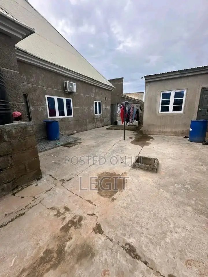 3bdrm Bungalow in Minna for sale