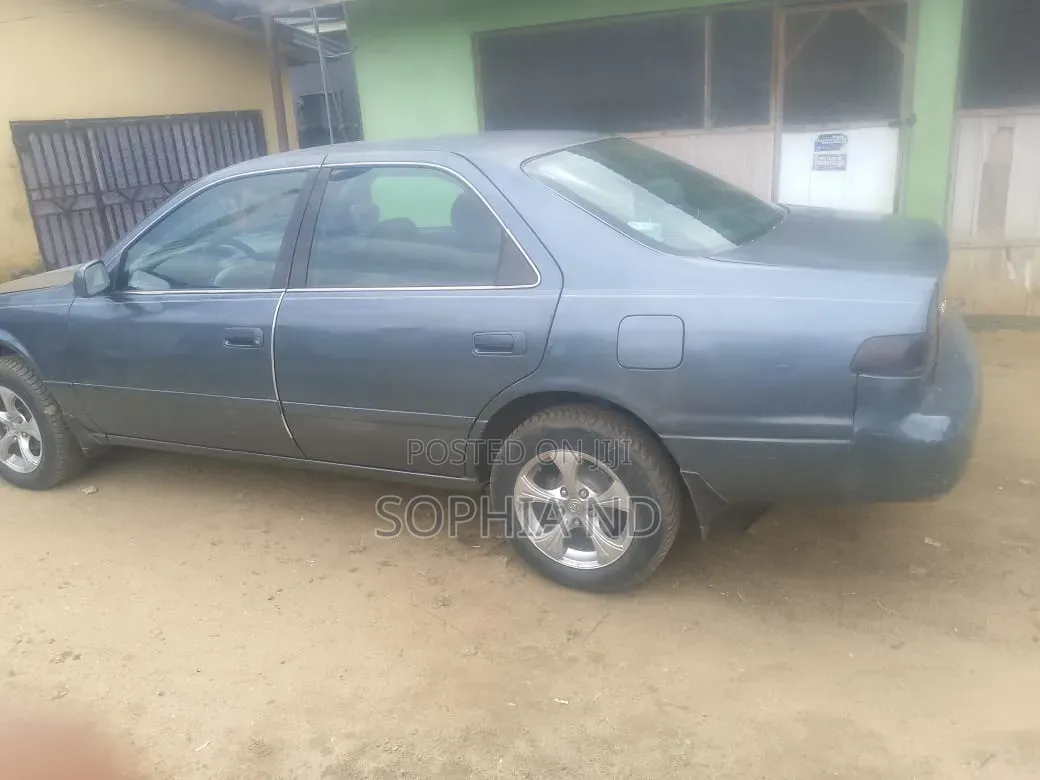 Toyota Camry 2002 Blue