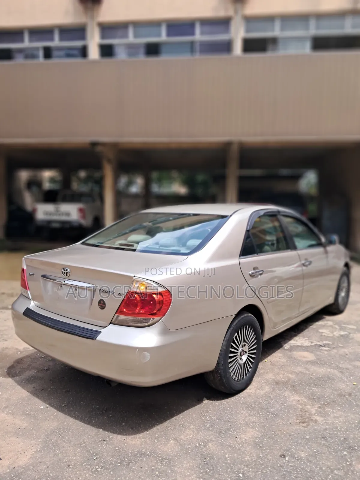 Toyota Camry 2005 Gold