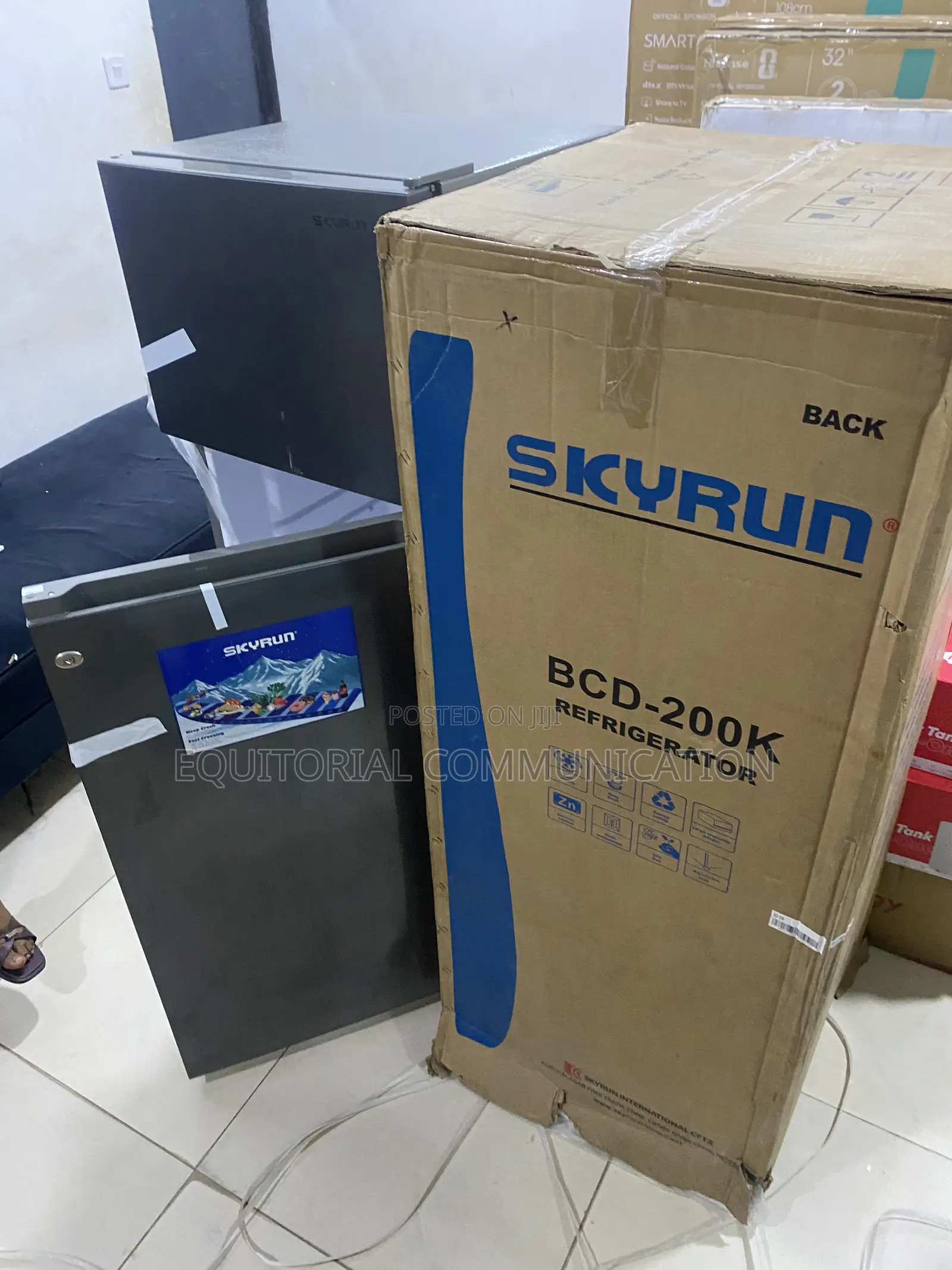 SKYRUN BCD-200K 200L Two-Compartment Top Freezer Refrigerator