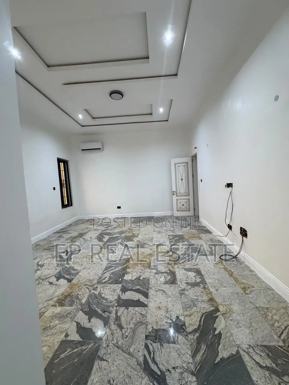 6bdrm Duplex in Karsana for sale