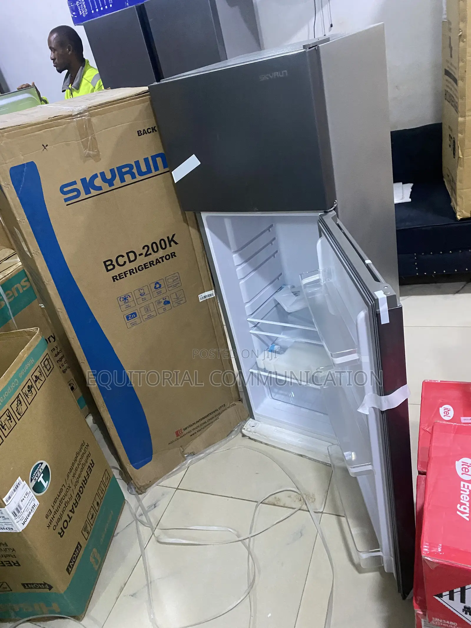 Skyrun BCD-200K 200L Top Freezer Food Storage Appliance