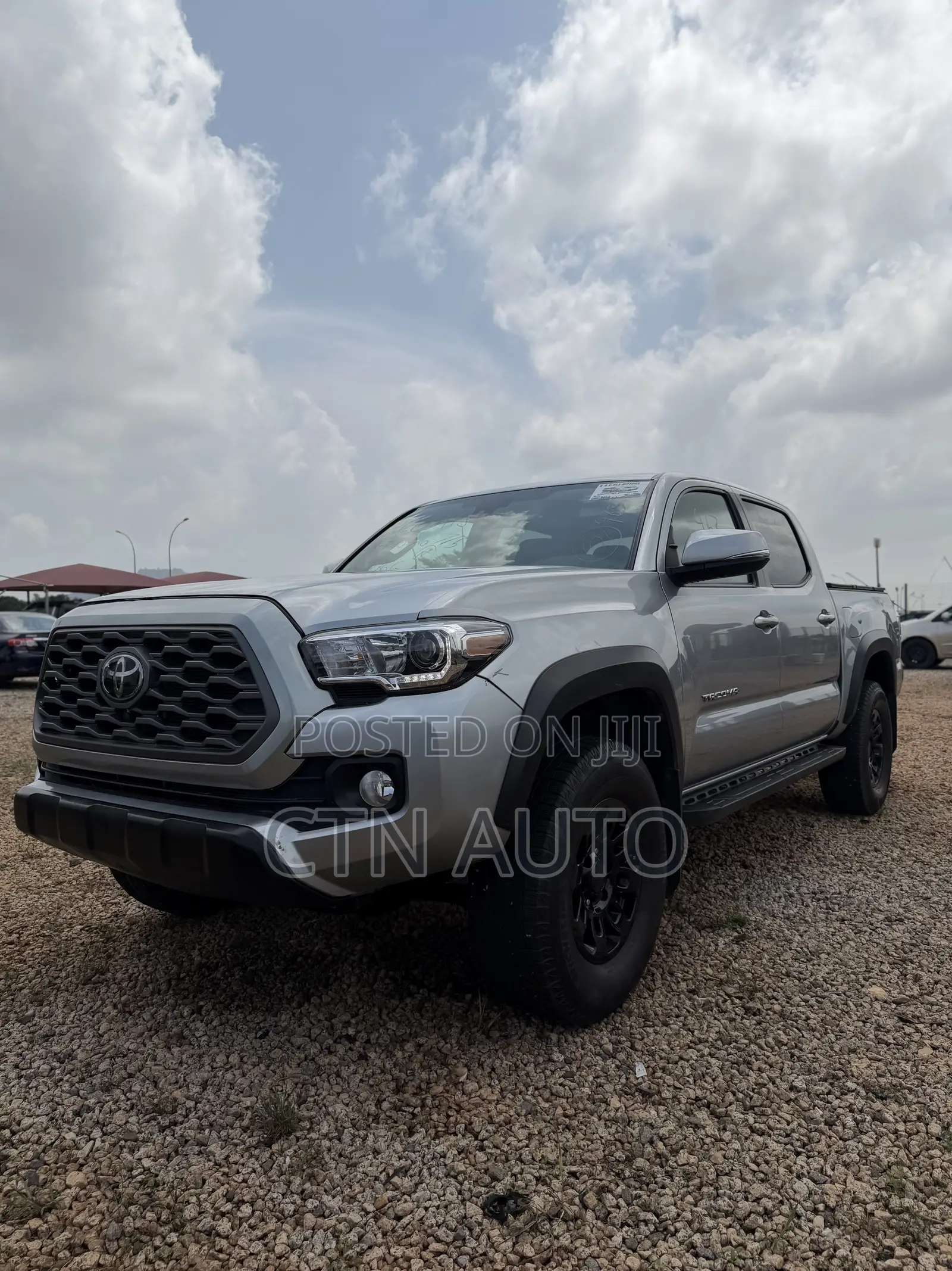 Toyota Tacoma 2024 Silver