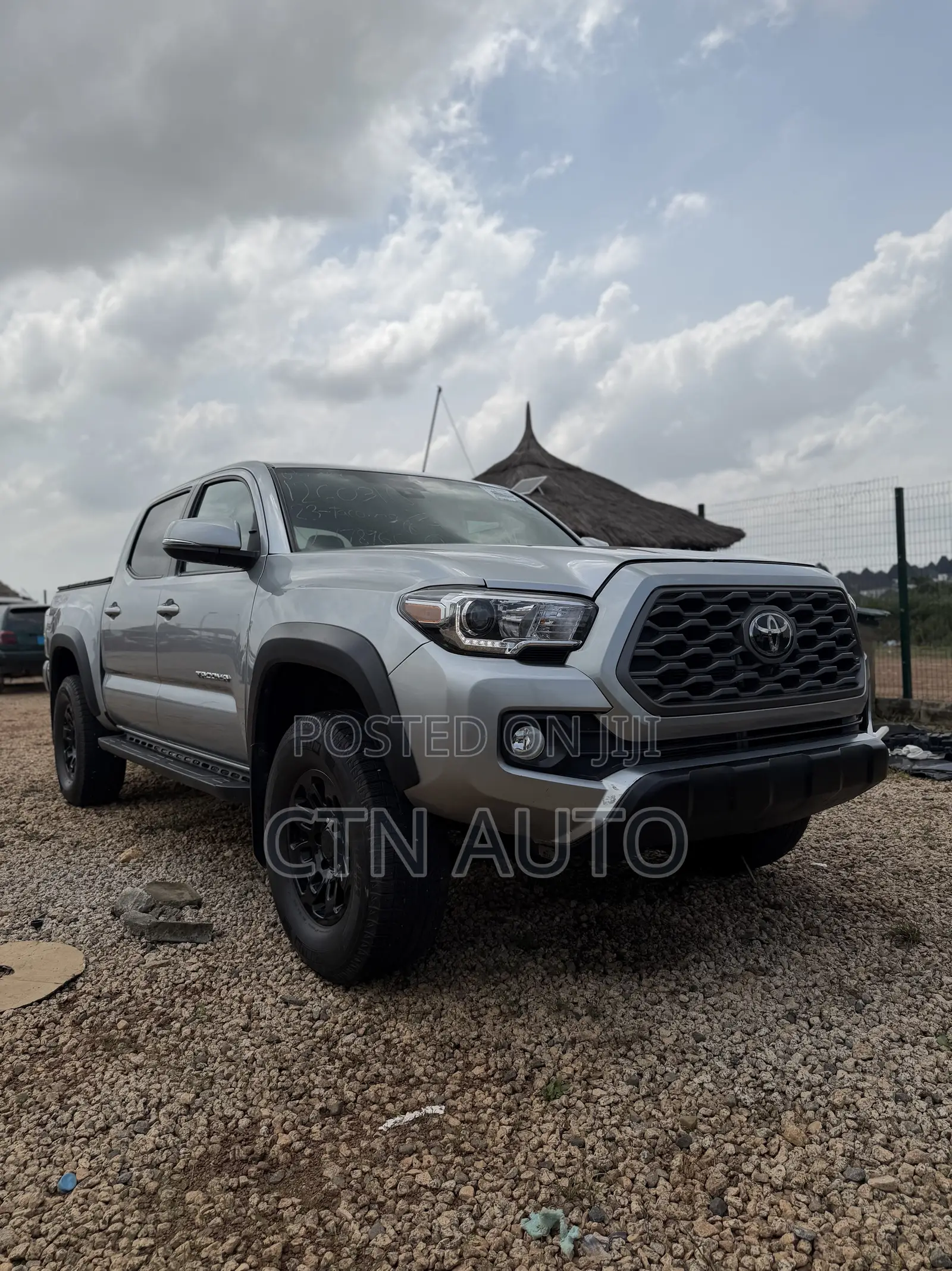 Toyota Tacoma 2024 Silver