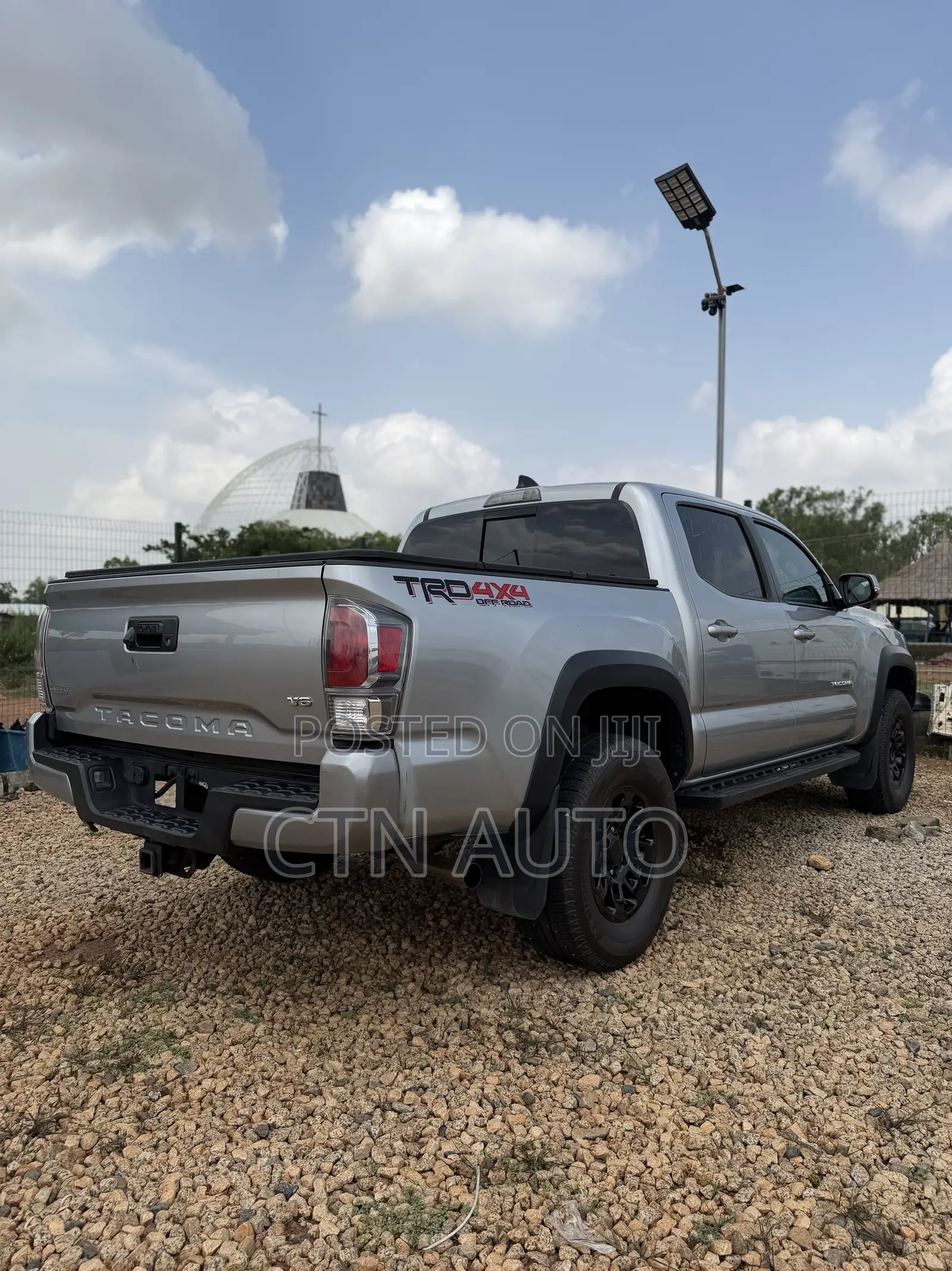 Toyota Tacoma 2024 Silver