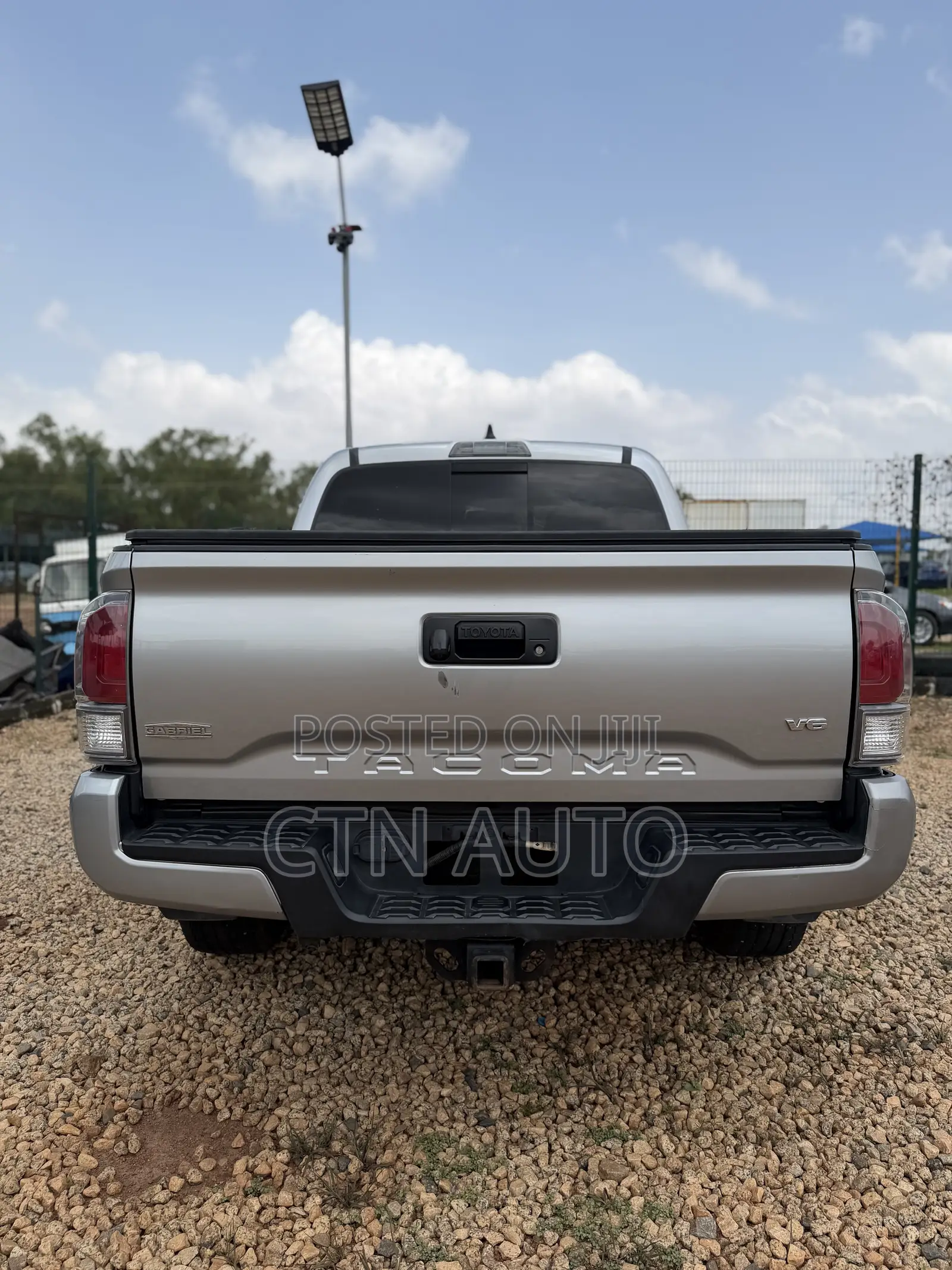 Toyota Tacoma 2024 Silver