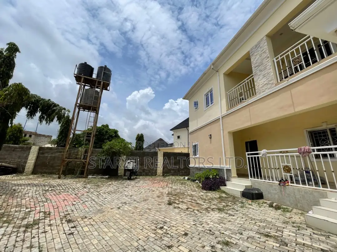 4bdrm Duplex in Sabon Lugbe for sale