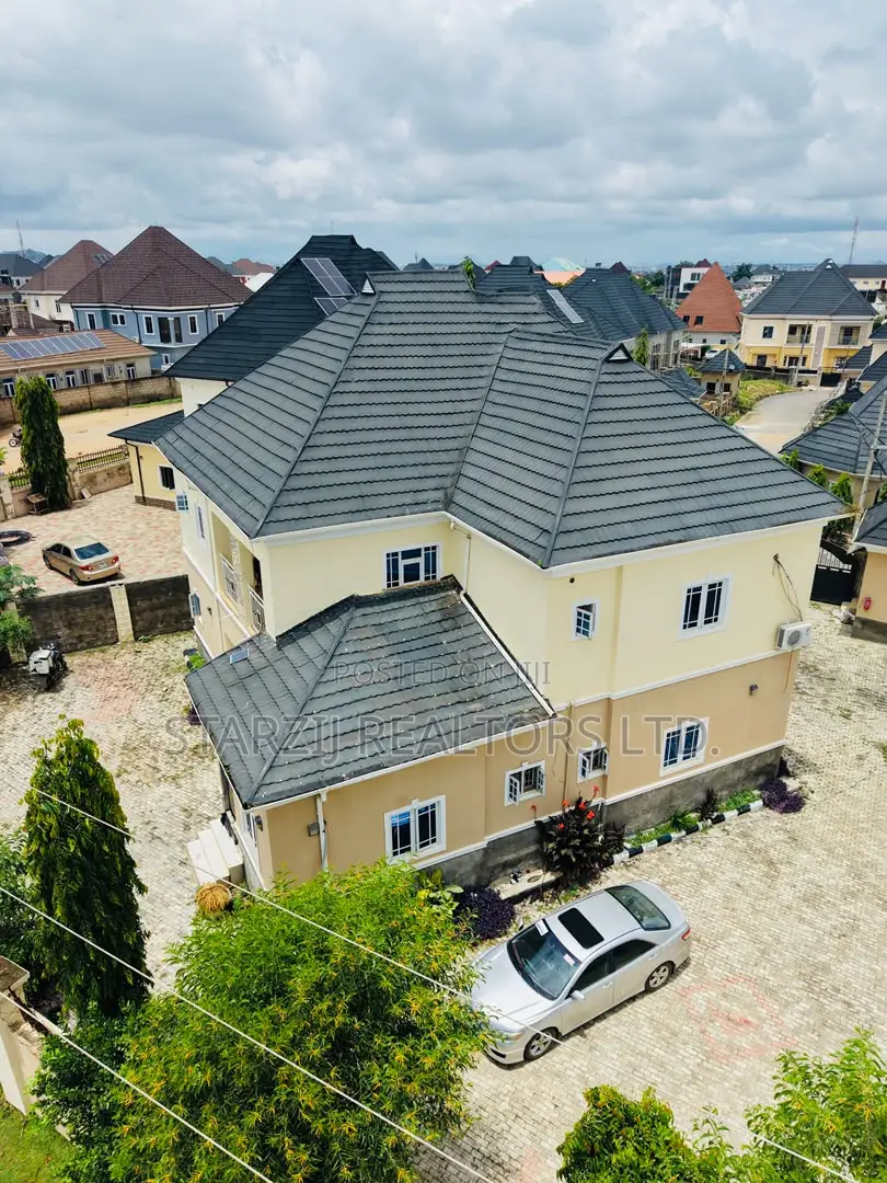4bdrm Duplex in Sabon Lugbe for sale