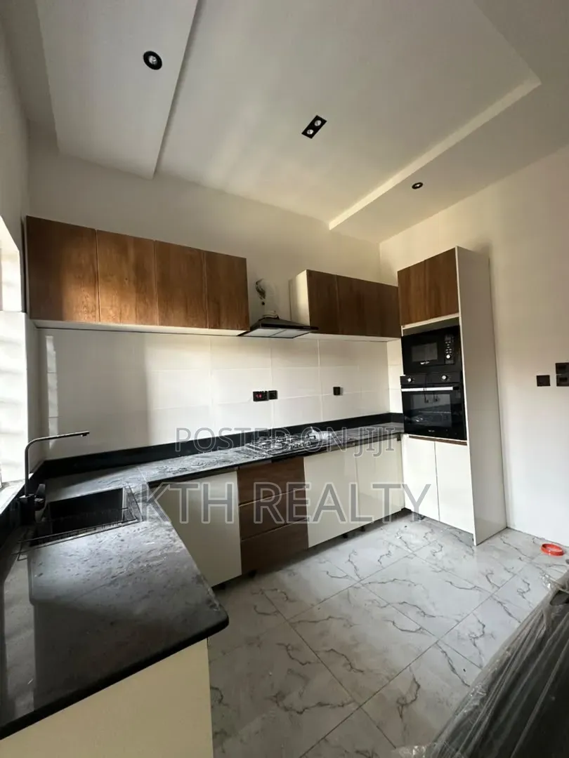 2bdrm Apartment in Ikate for sale