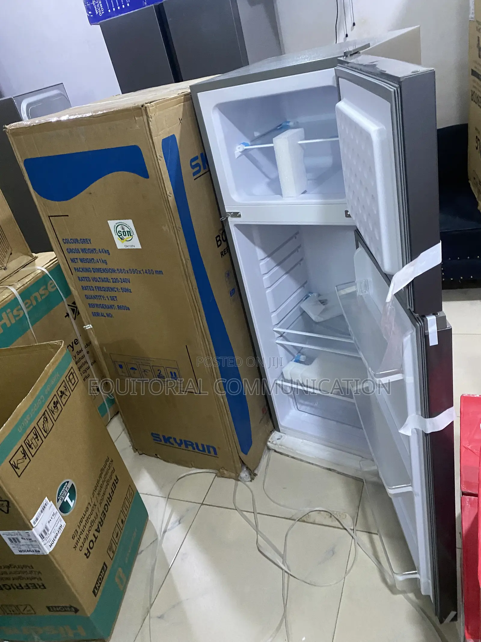 Skyrun BCD-200K 200L Top Freezer Fridge for Kitchen Storage
