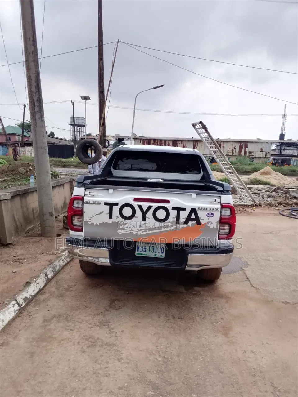 Toyota Hilux 2010 White
