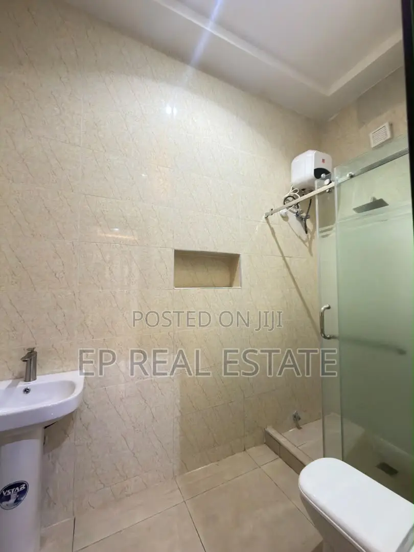 5bdrm Duplex in Apo District for sale