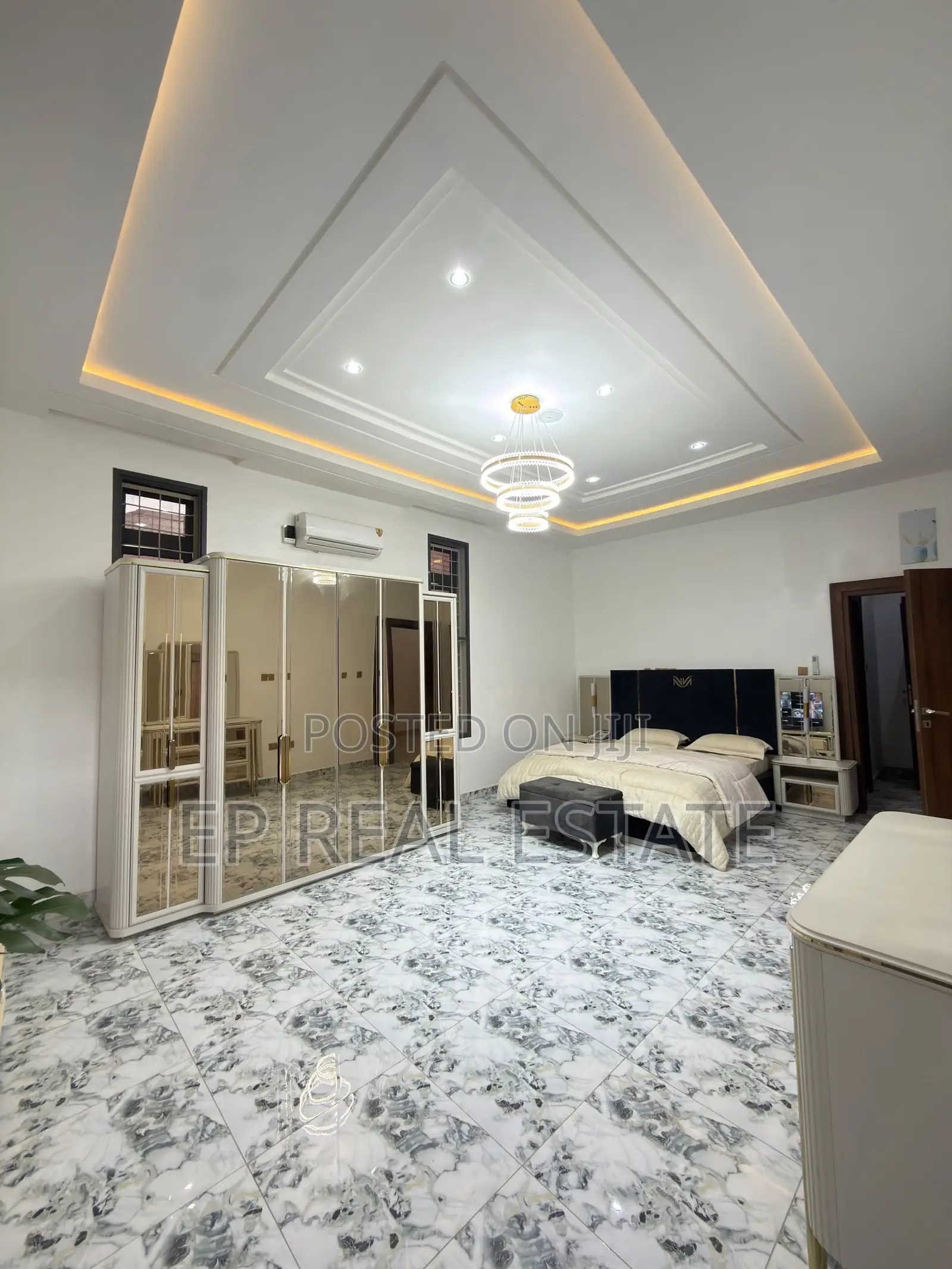 5bdrm Duplex in Apo District for sale