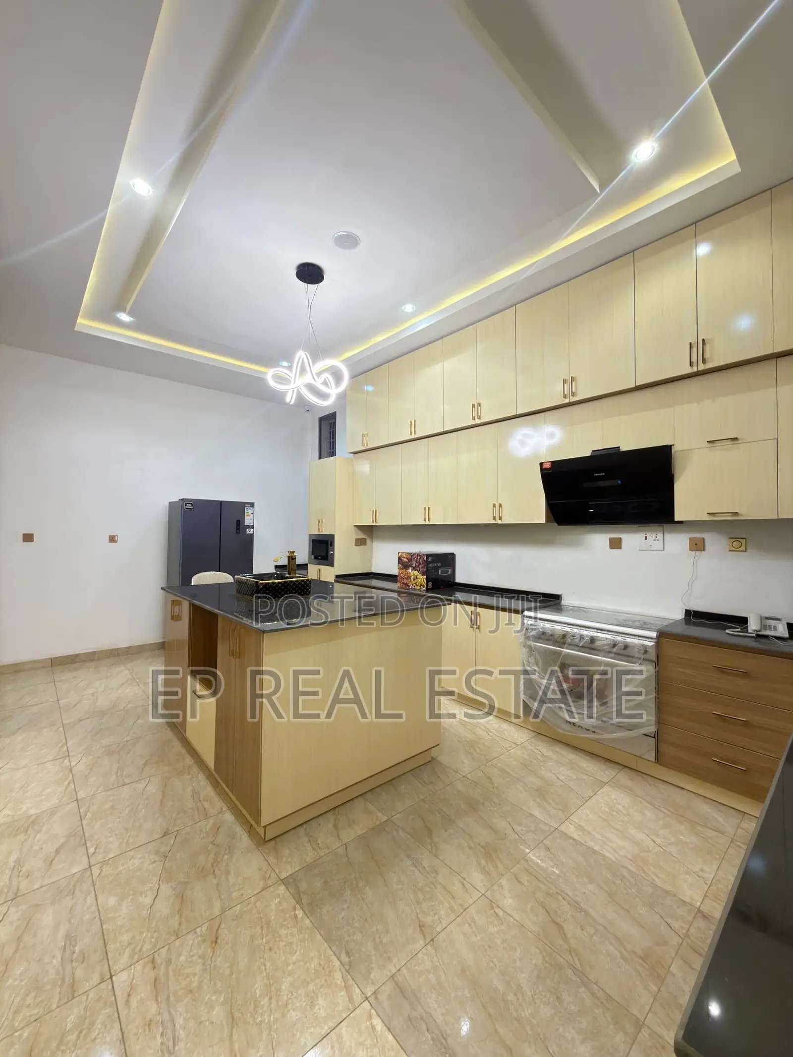 5bdrm Duplex in Apo District for sale