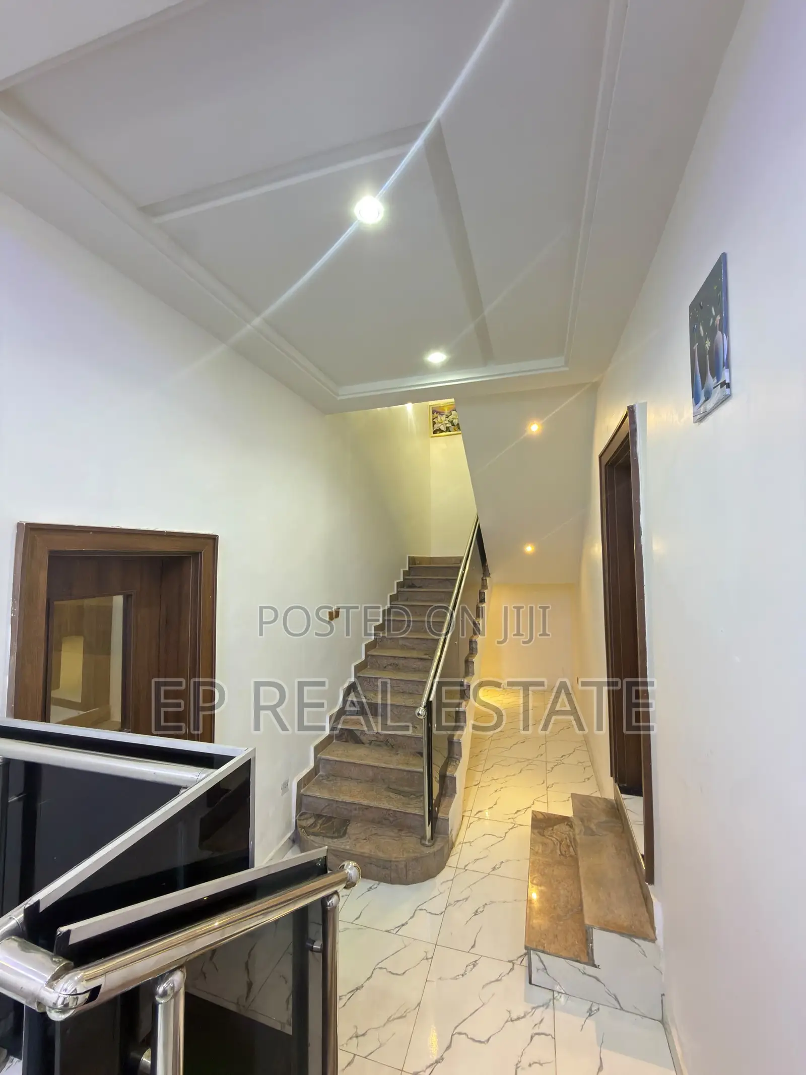 5bdrm Duplex in Apo District for sale