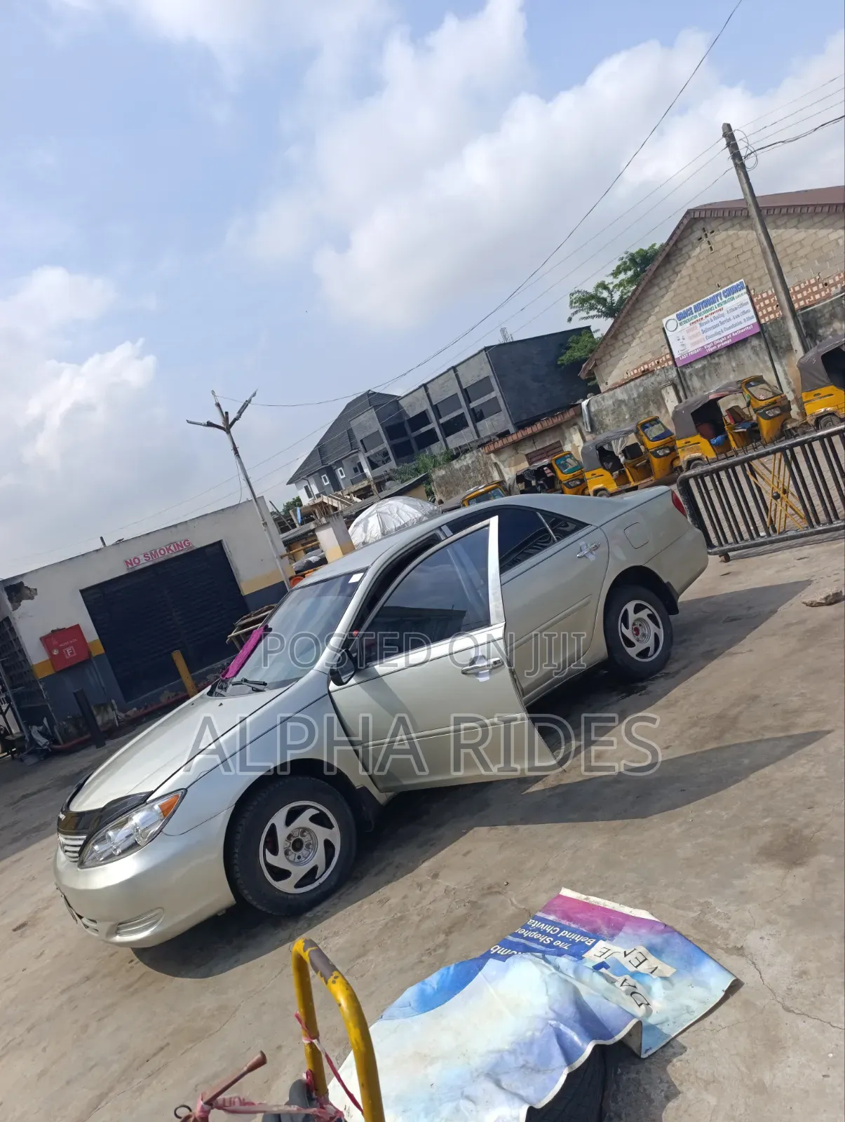 Toyota Camry LE 4dr Sedan (2.4L 4cyl 5M) 2002 Silver