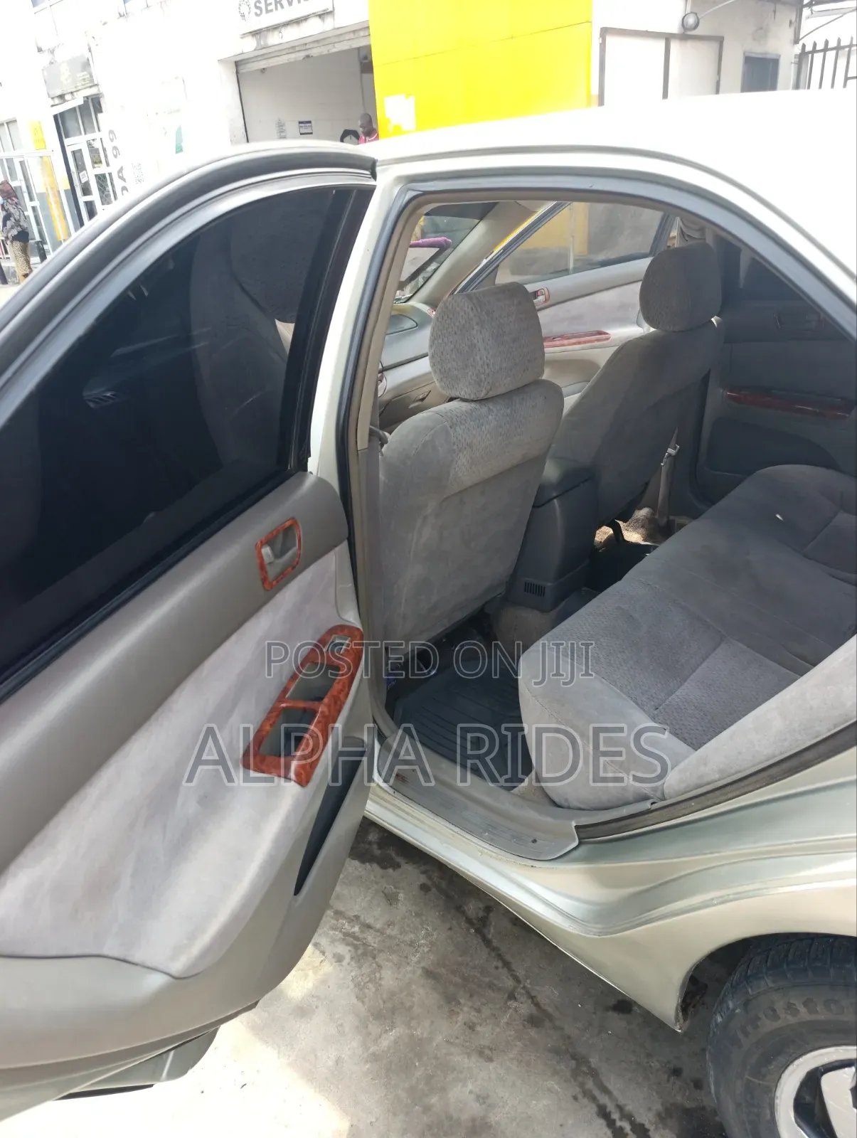 Toyota Camry LE 4dr Sedan (2.4L 4cyl 5M) 2002 Silver