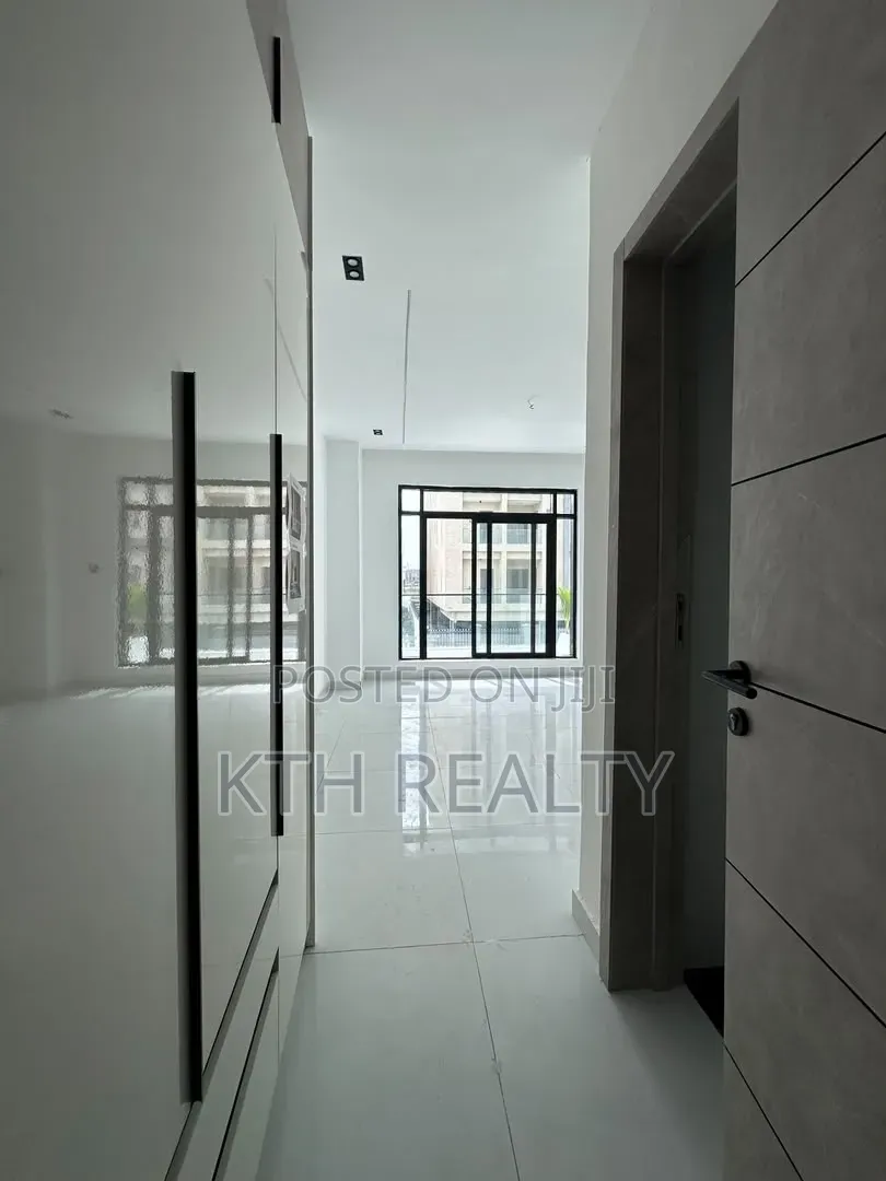 2bdrm Apartment in Lekki Phase 1 for sale