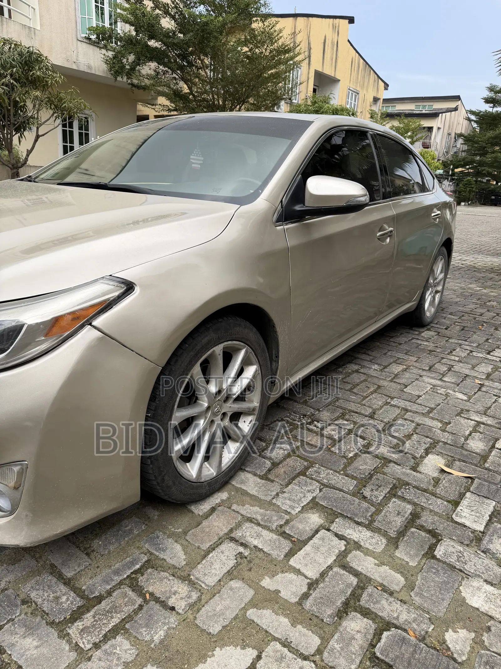 Toyota Avalon XLE 4dr Sedan (3.5L 6cyl 6A) 2015 Gold