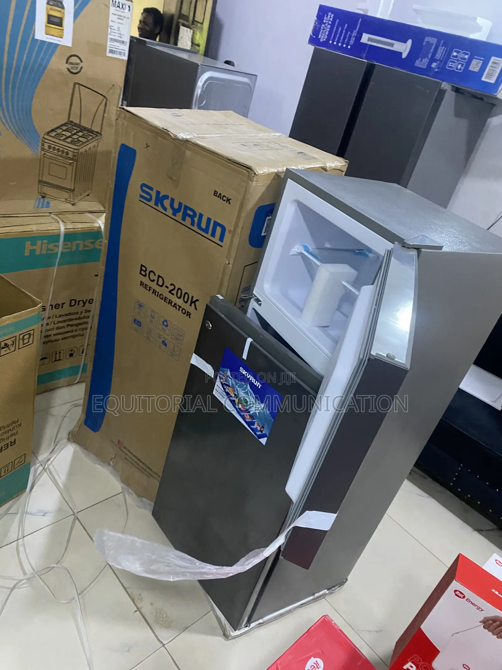 Skyrun 200L BCD-200K Two-Section Top Freezer Fridge