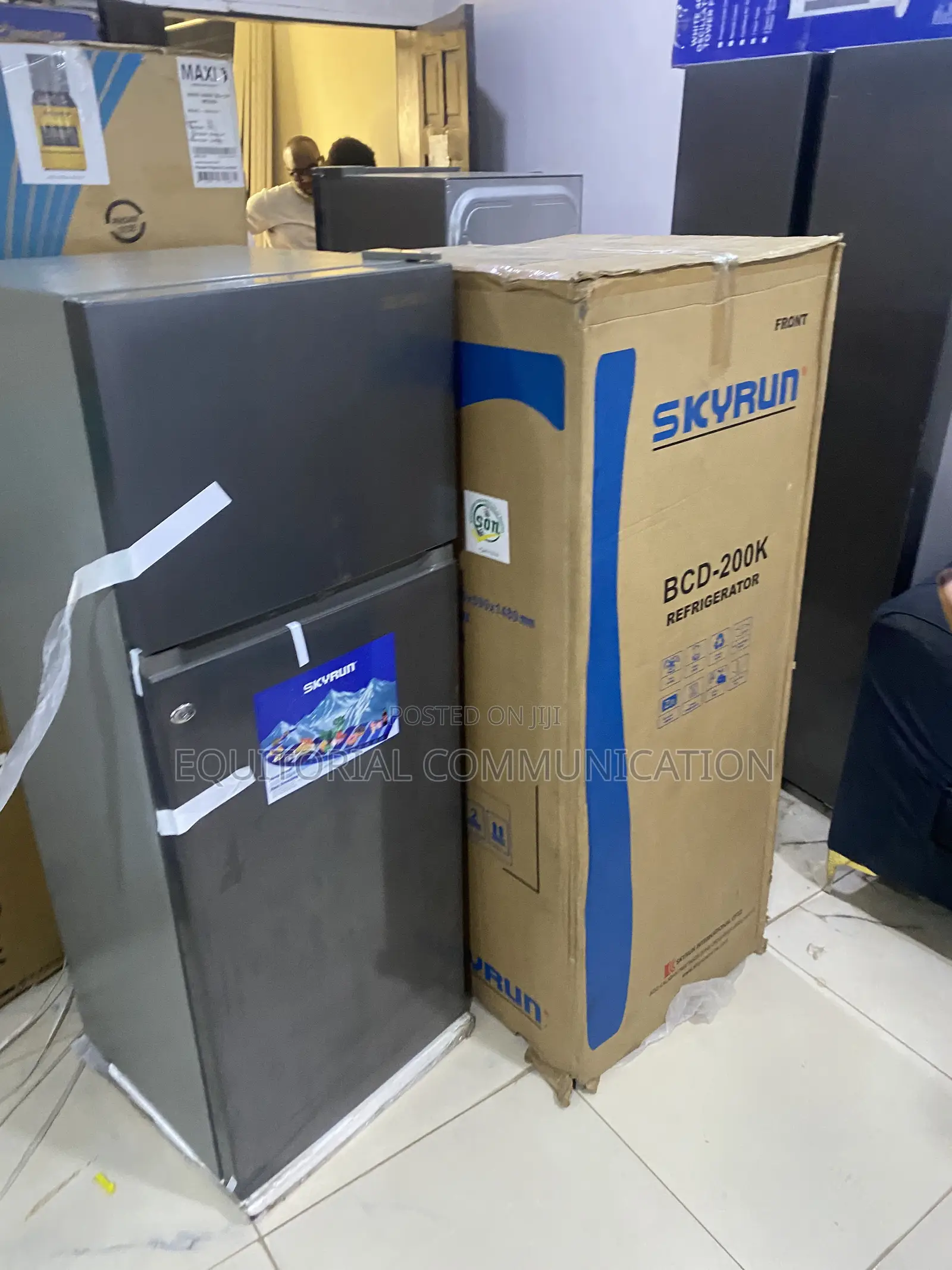 Skyrun BCD-200K 200L Top Freezer Fridge for Food Essentials