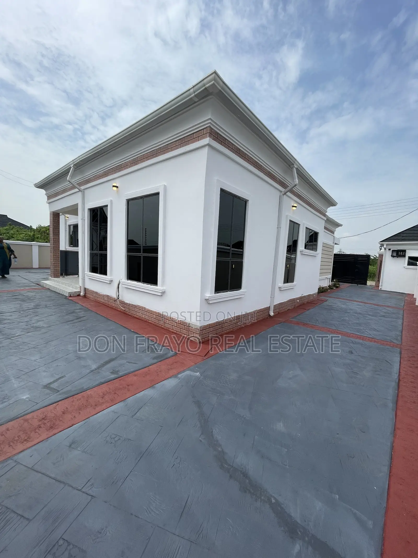 3bdrm Bungalow in Dss Estate, Idishin for sale