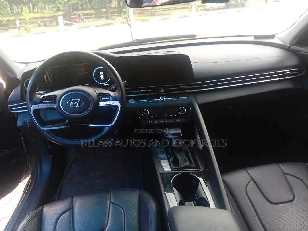 Hyundai Avante 2022 Gray