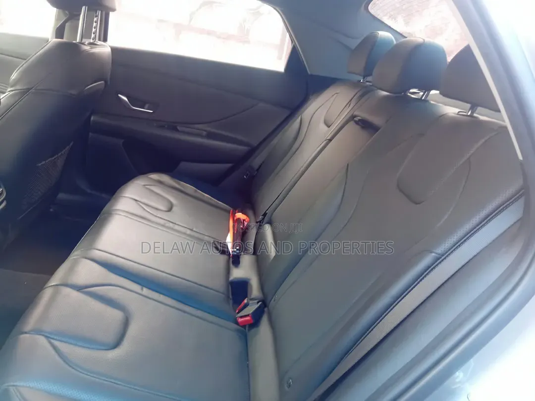 Hyundai Avante 2022 Gray