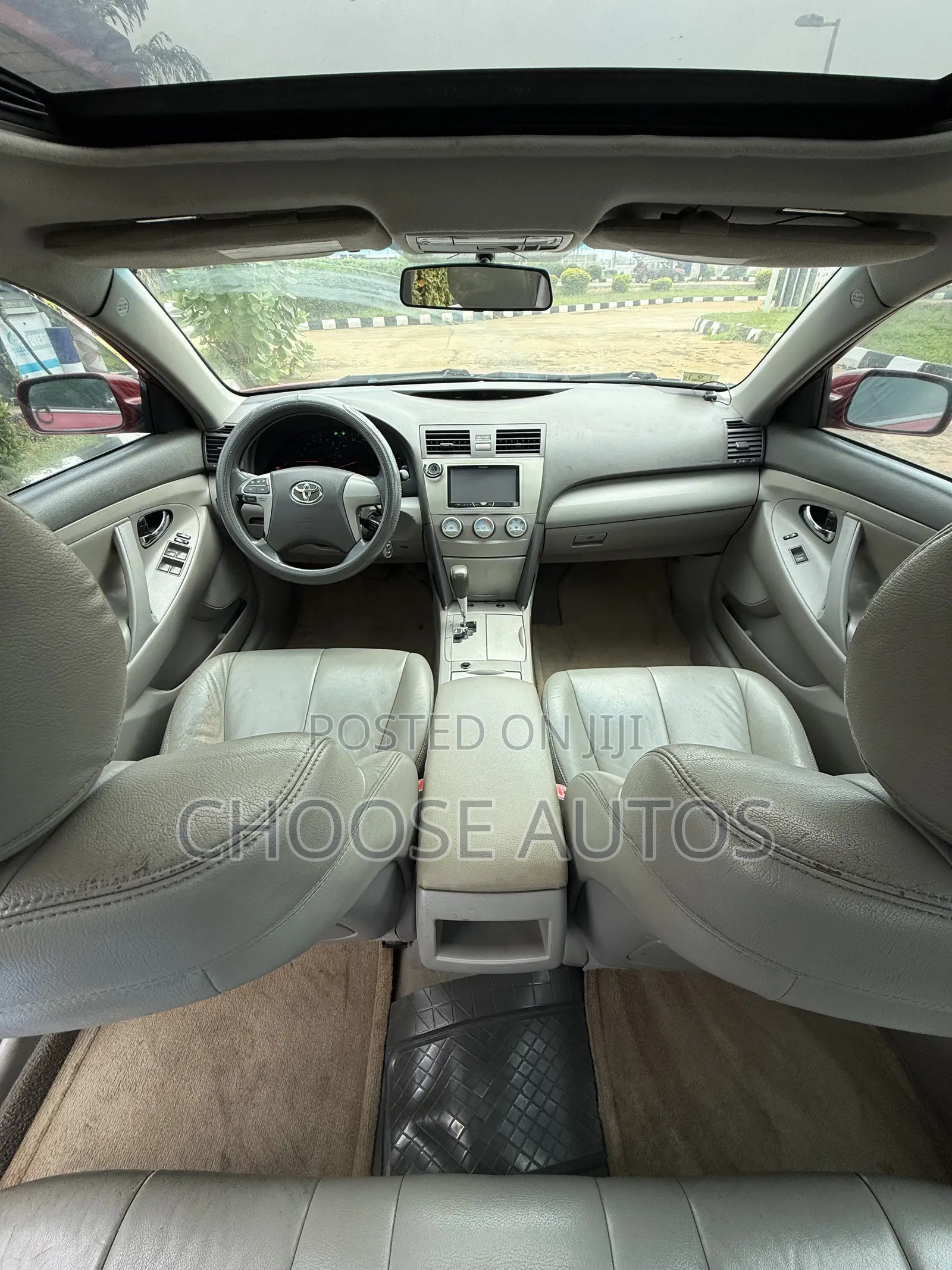 Toyota Camry XLE 4dr Sedan (2.5L 4cyl 6AM) 2010 Red