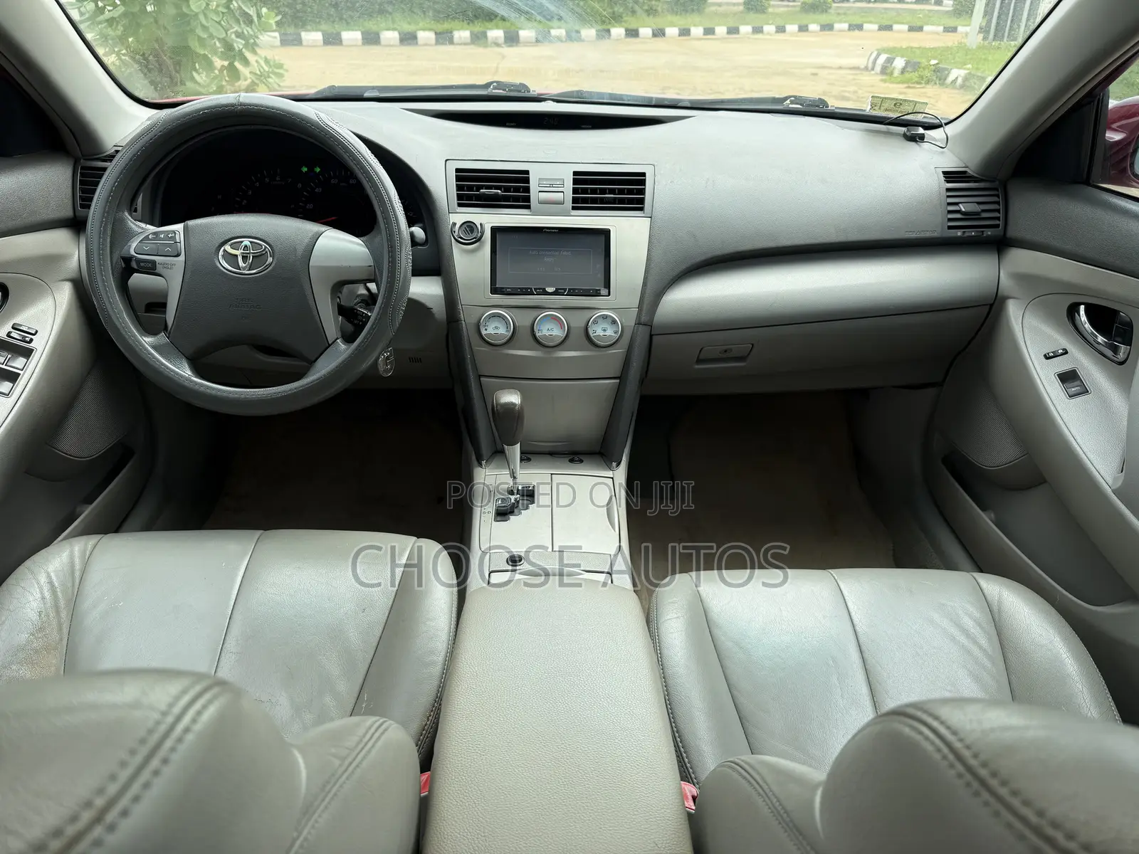 Toyota Camry XLE 4dr Sedan (2.5L 4cyl 6AM) 2010 Red
