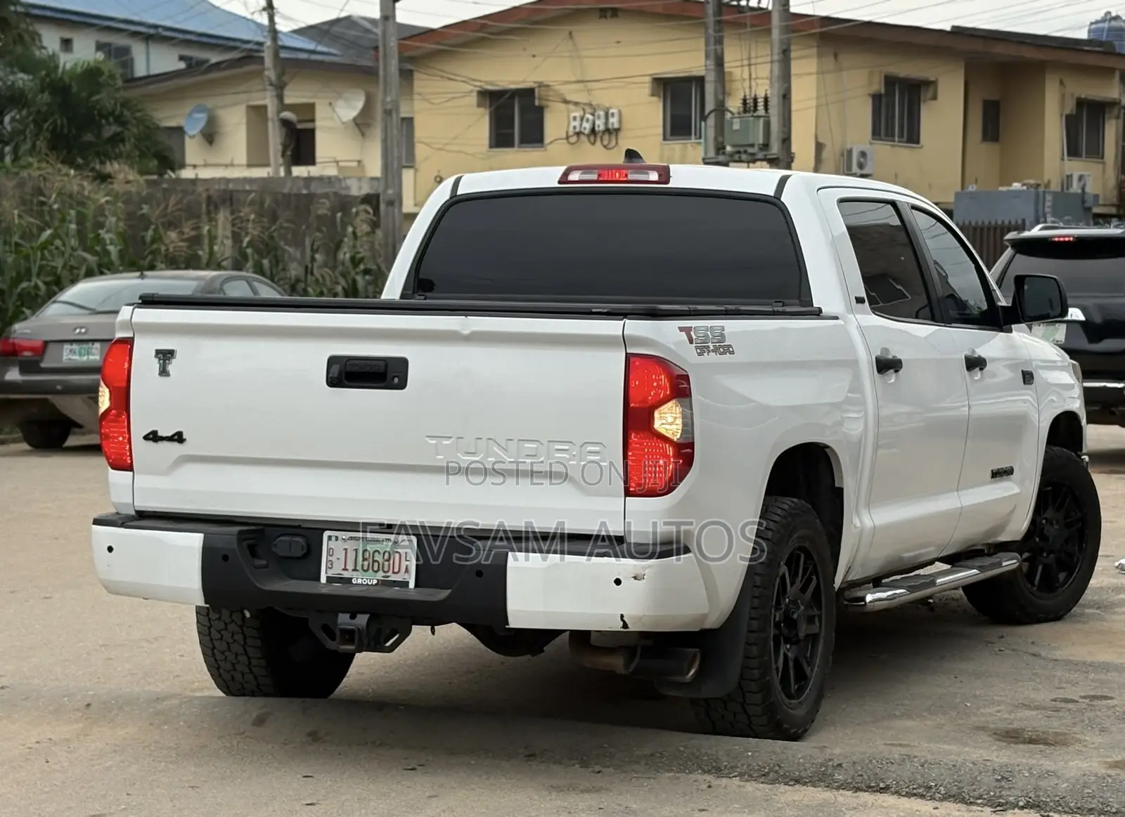 Toyota Tundra 2021 White
