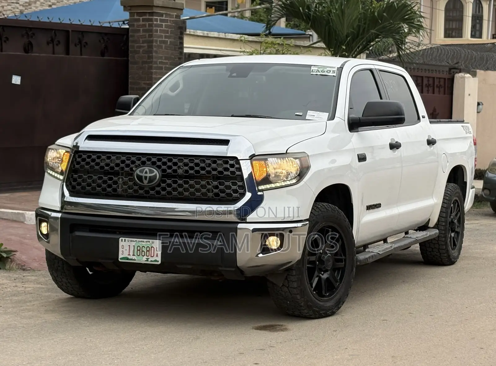 Toyota Tundra 2021 White