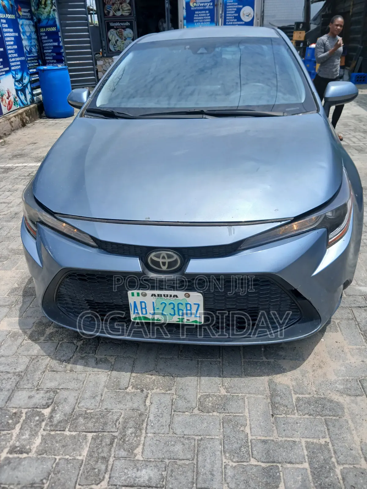 Toyota Corolla LE 2020 Blue