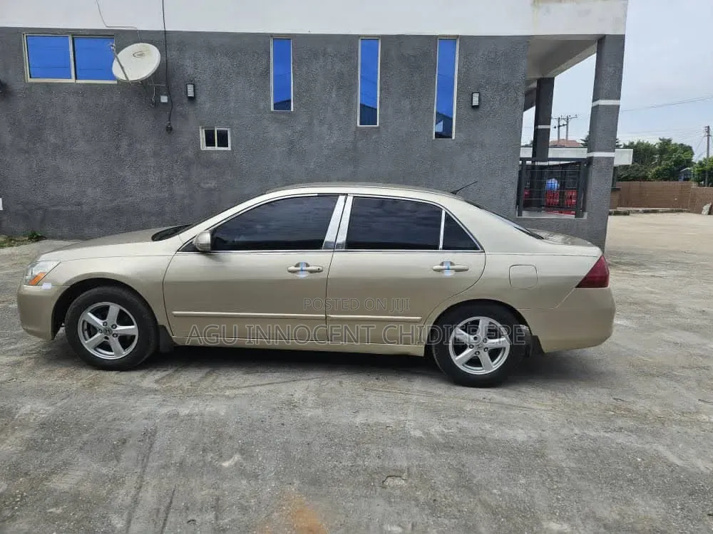 Honda Accord 2007 Gold