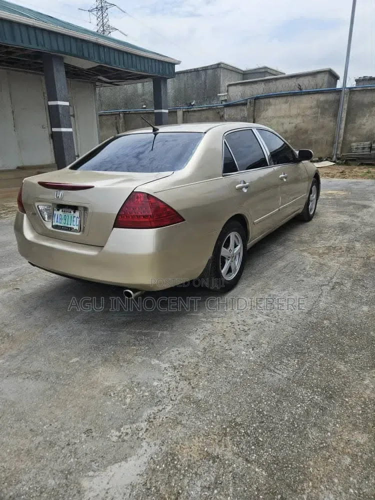 Honda Accord 2007 Gold