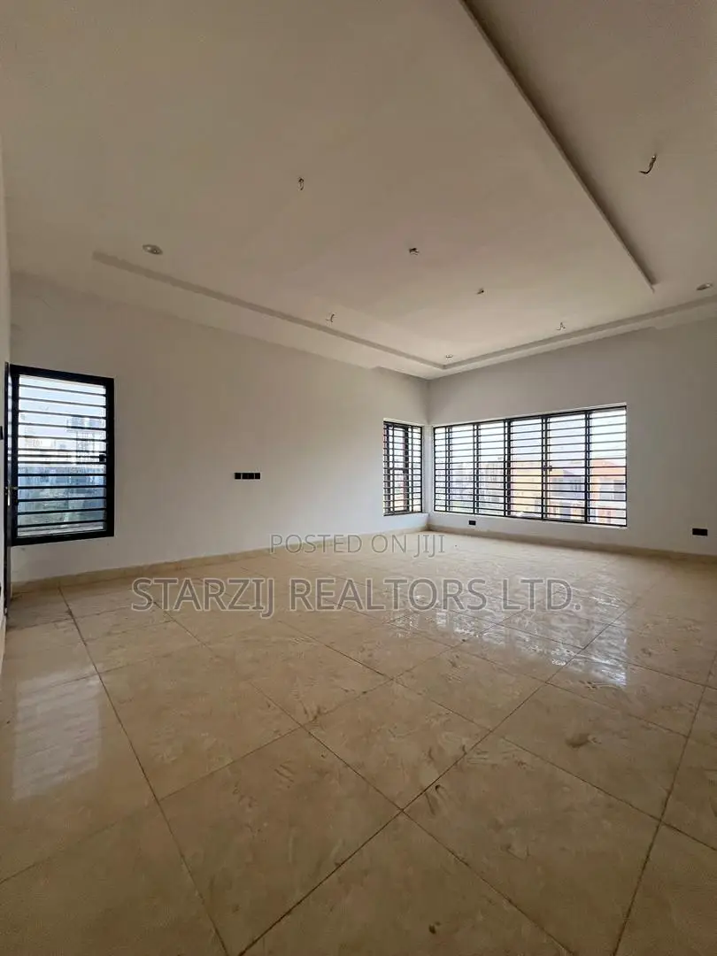 4bdrm Duplex in Karsana, Dape for sale
