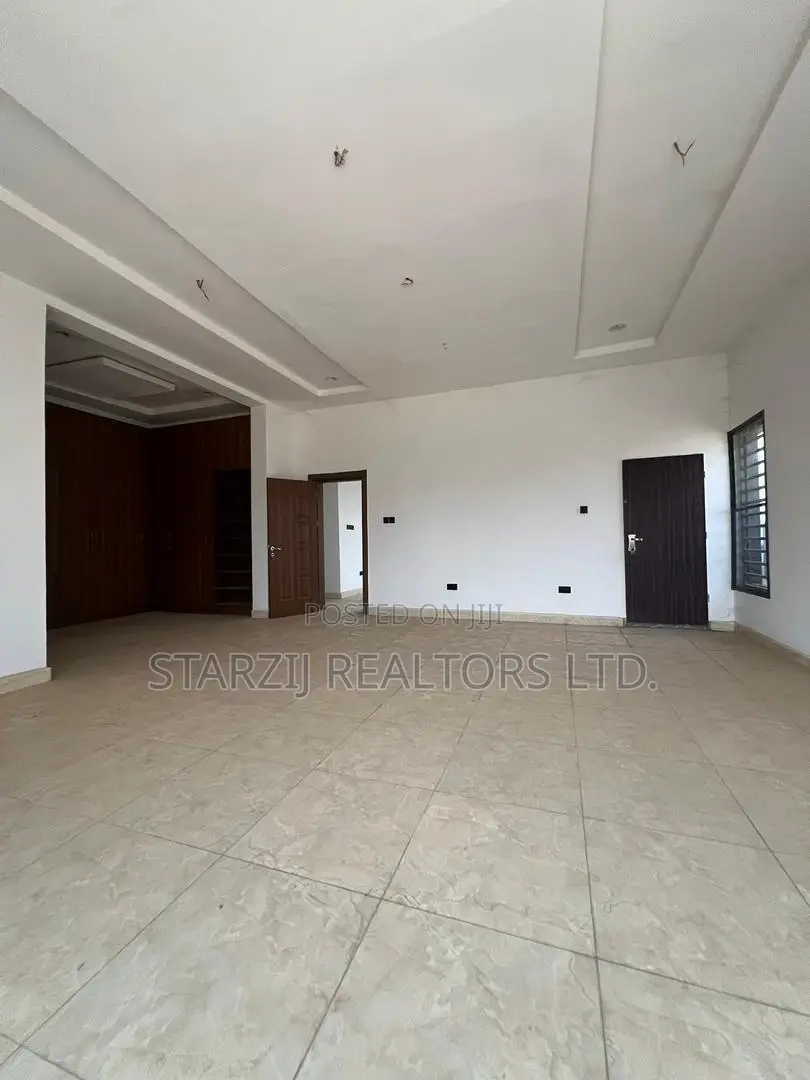4bdrm Duplex in Karsana, Dape for sale