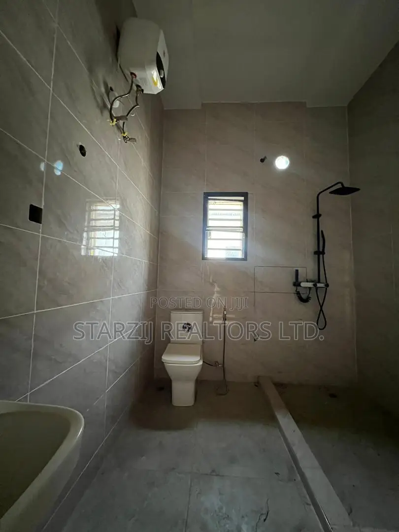 4bdrm Duplex in Karsana, Dape for sale