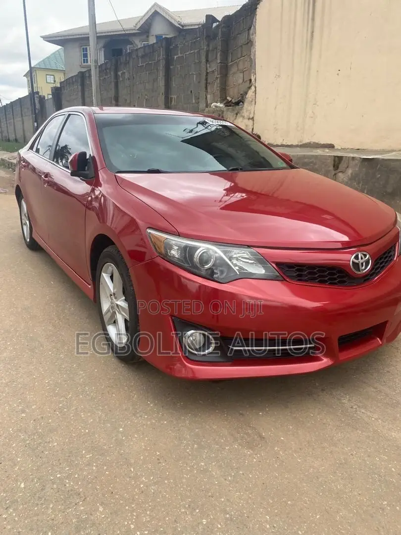 Toyota Camry SE 4dr Sedan (2.5L 4cyl 6A) 2013 Red