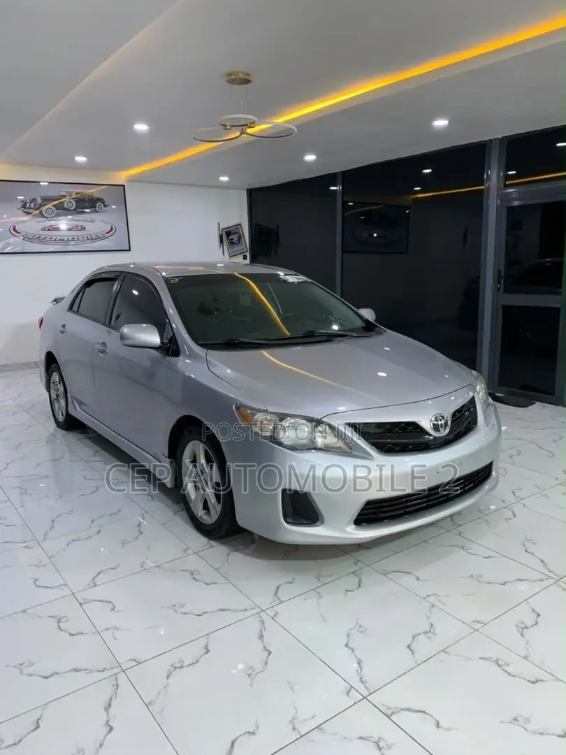 Toyota Corolla S 4dr Sedan (1.8L 4cyl 4A) 2013 Silver
