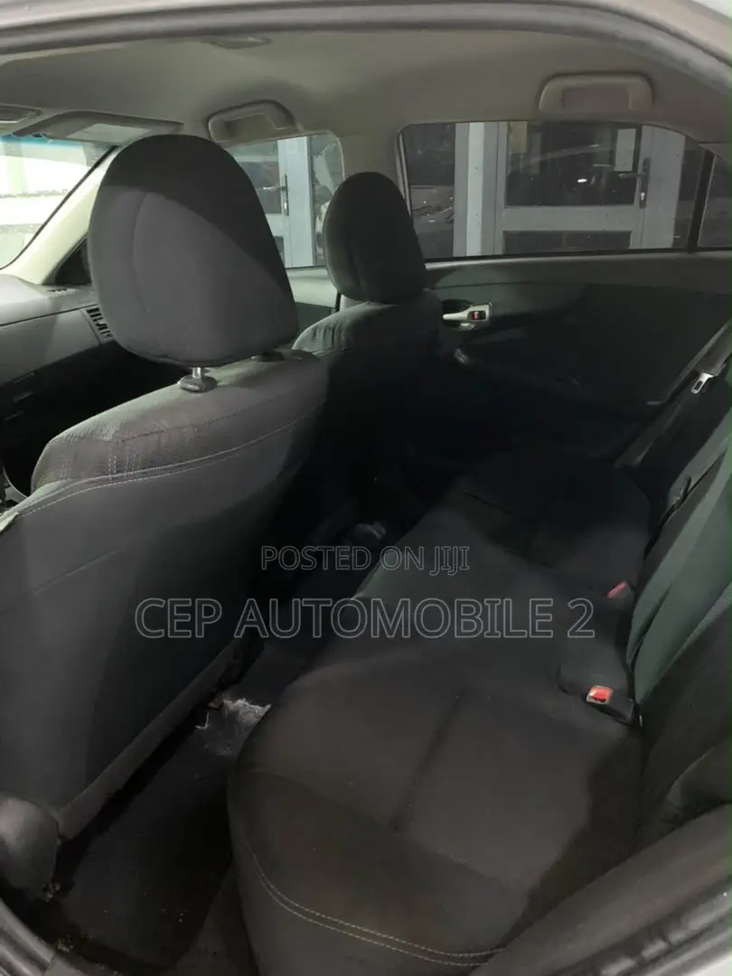 Toyota Corolla S 4dr Sedan (1.8L 4cyl 4A) 2013 Silver