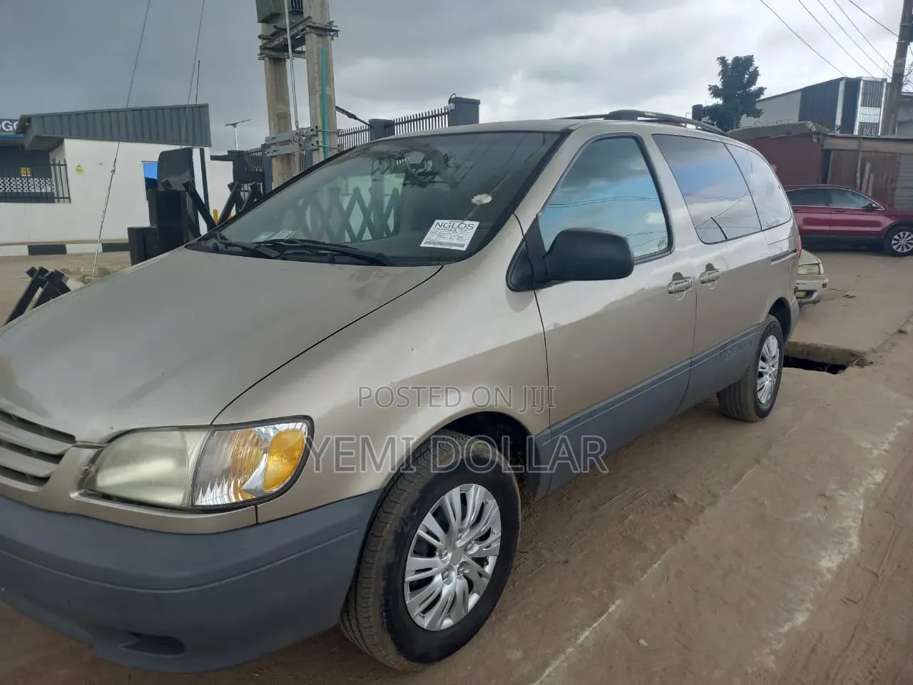 Toyota Sienna LE 2002 Gold