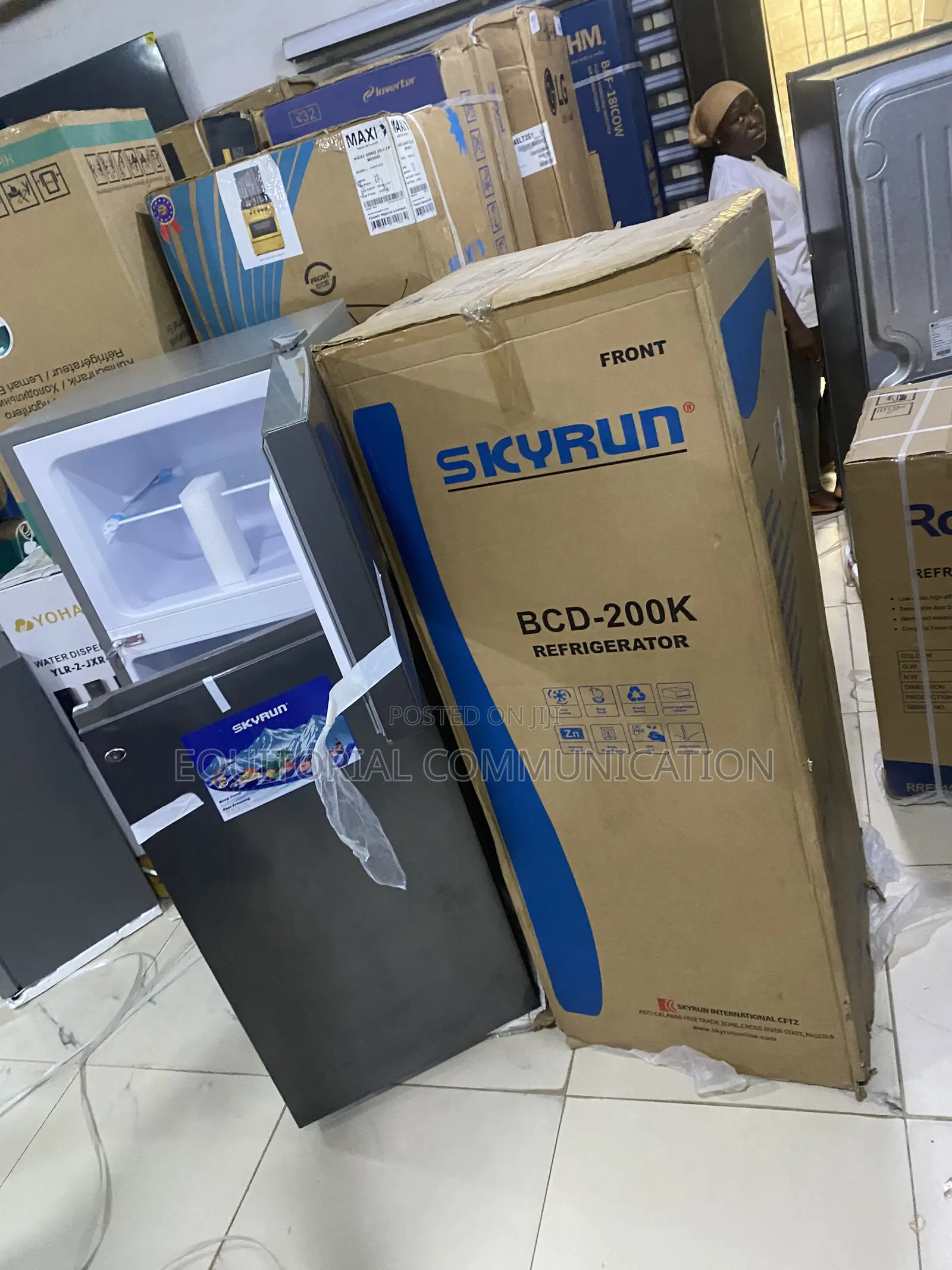 Skyrun BCD-200K 200L Home Fridge With Upper Freezing Section
