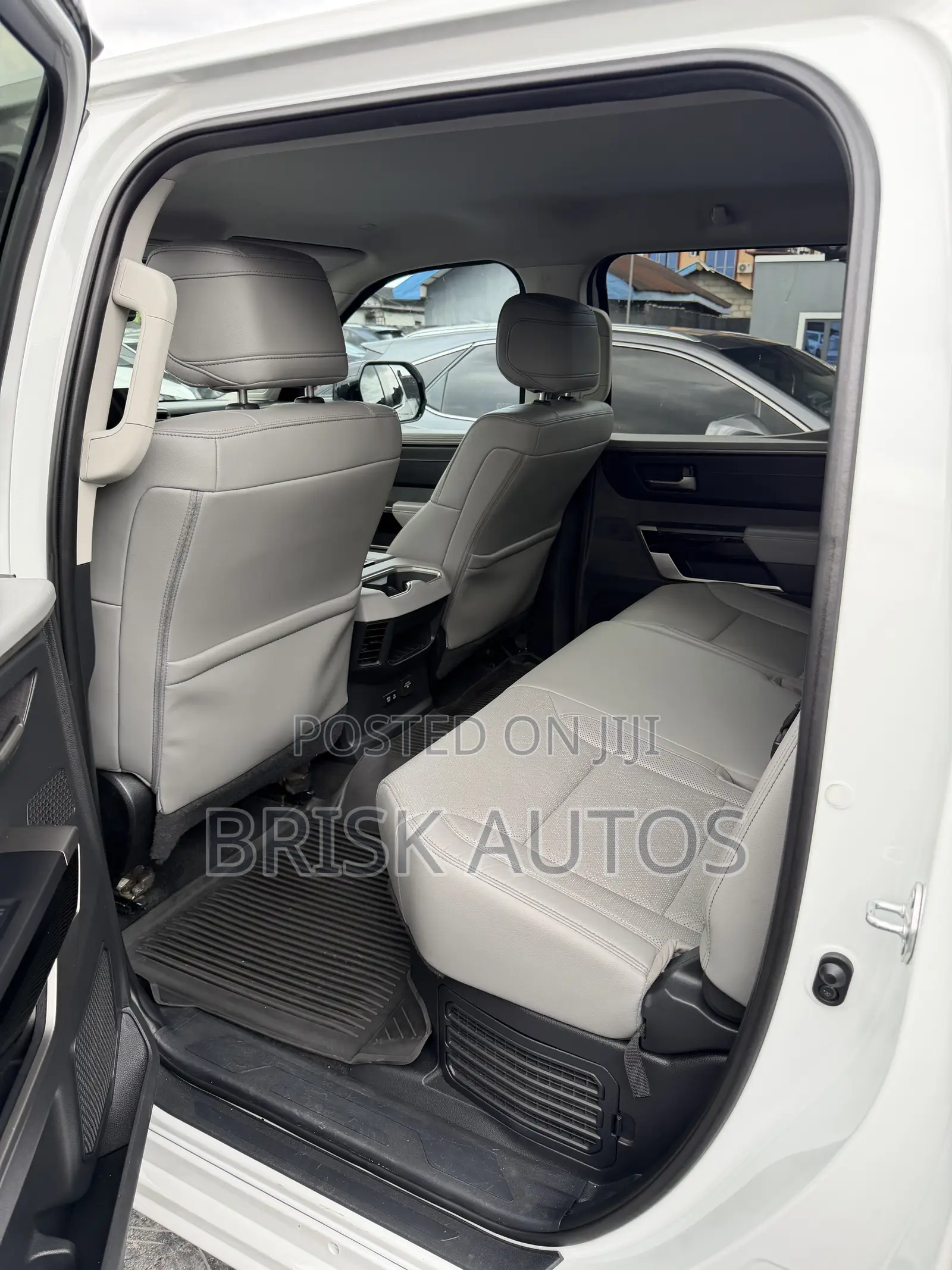 Toyota Tundra 2024 White