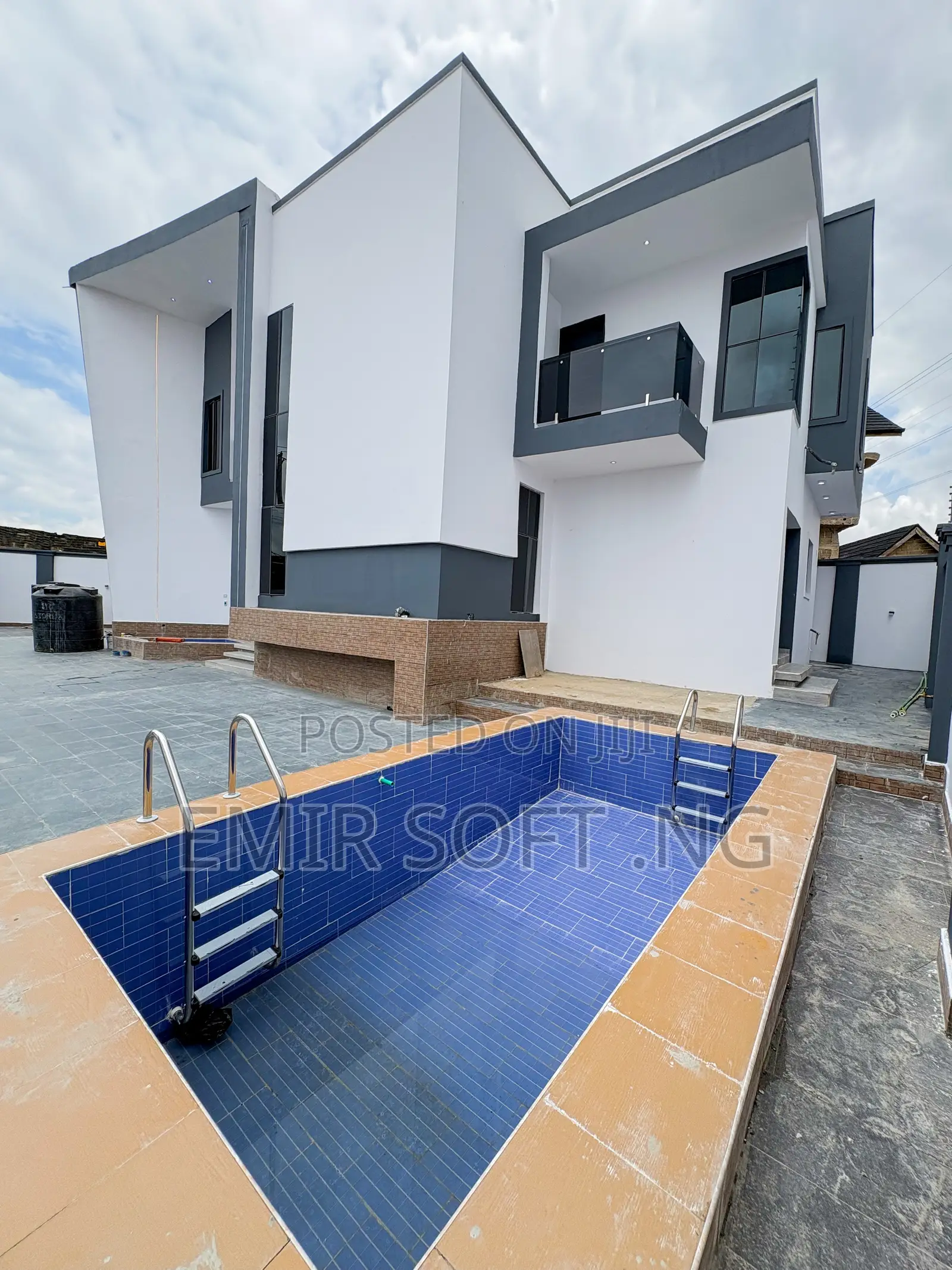 6bdrm Duplex in Oluyole Estate for sale