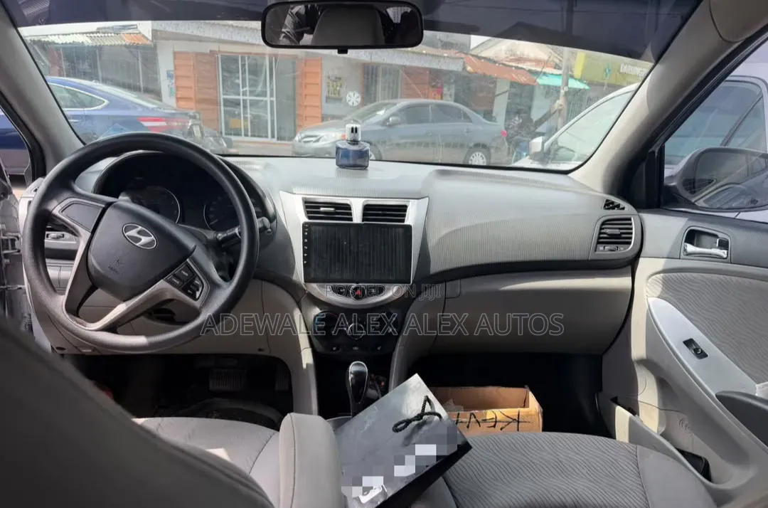 Hyundai Accent 2015 Silver