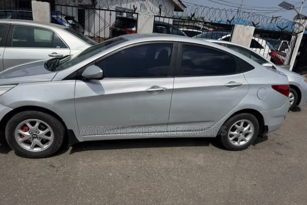 Hyundai Accent 2015 Silver